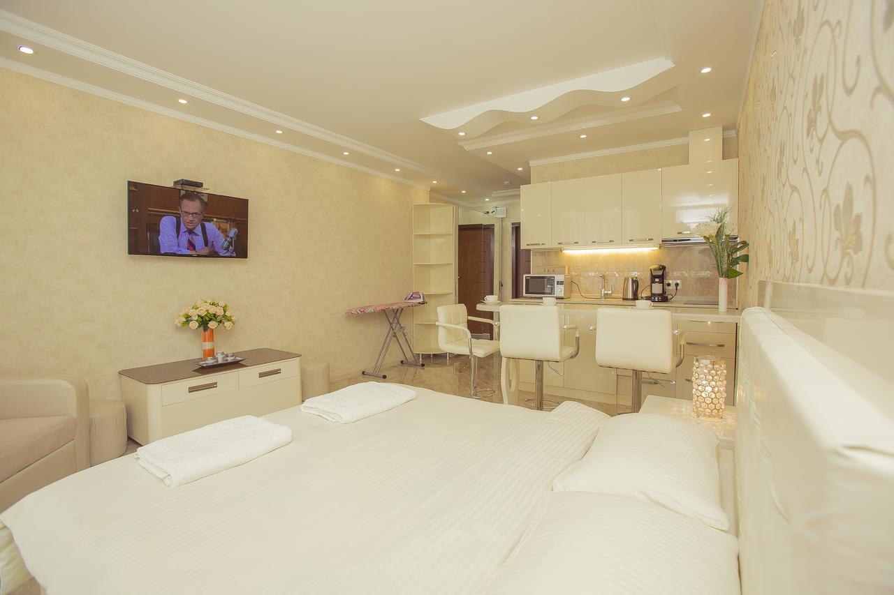 Viva Blue Batumi Aparthotel Buitenkant foto