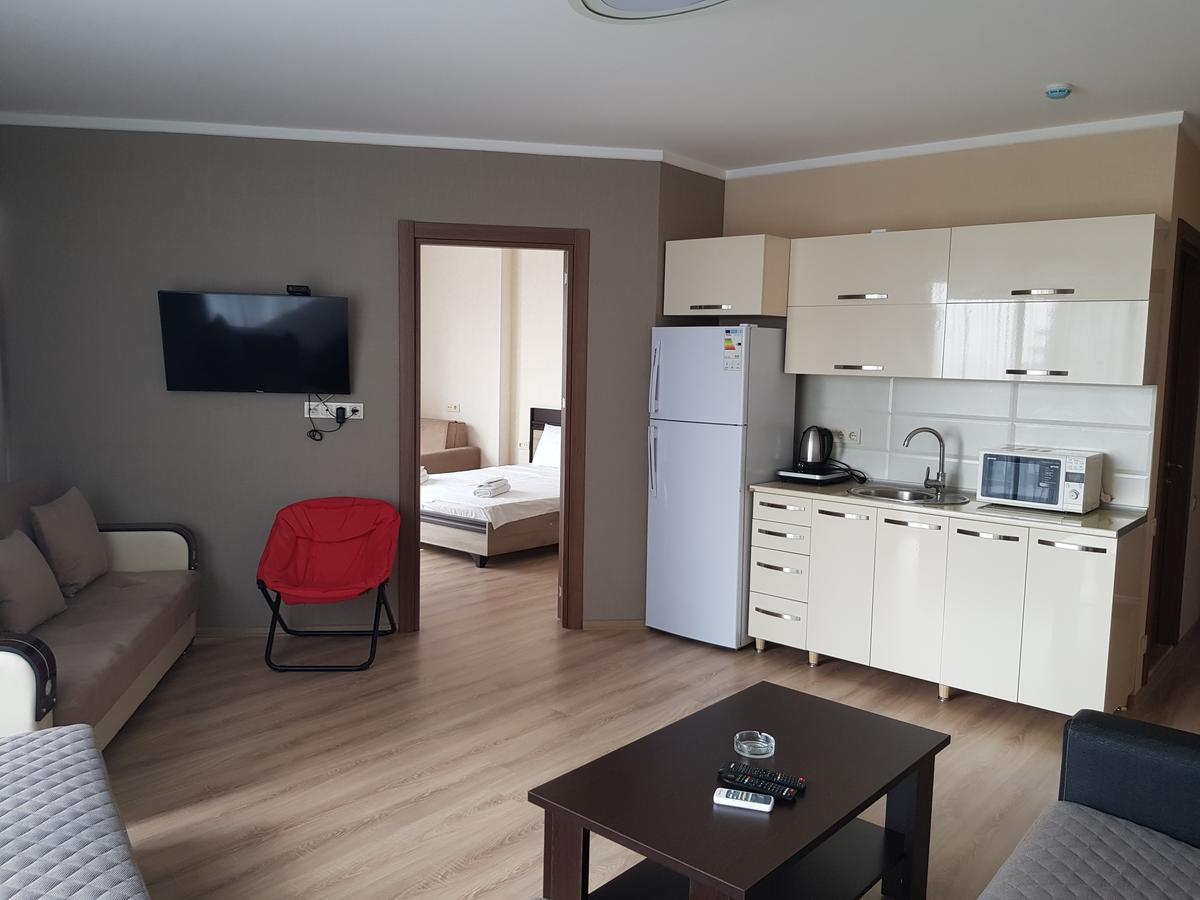 Viva Blue Batumi Aparthotel Buitenkant foto