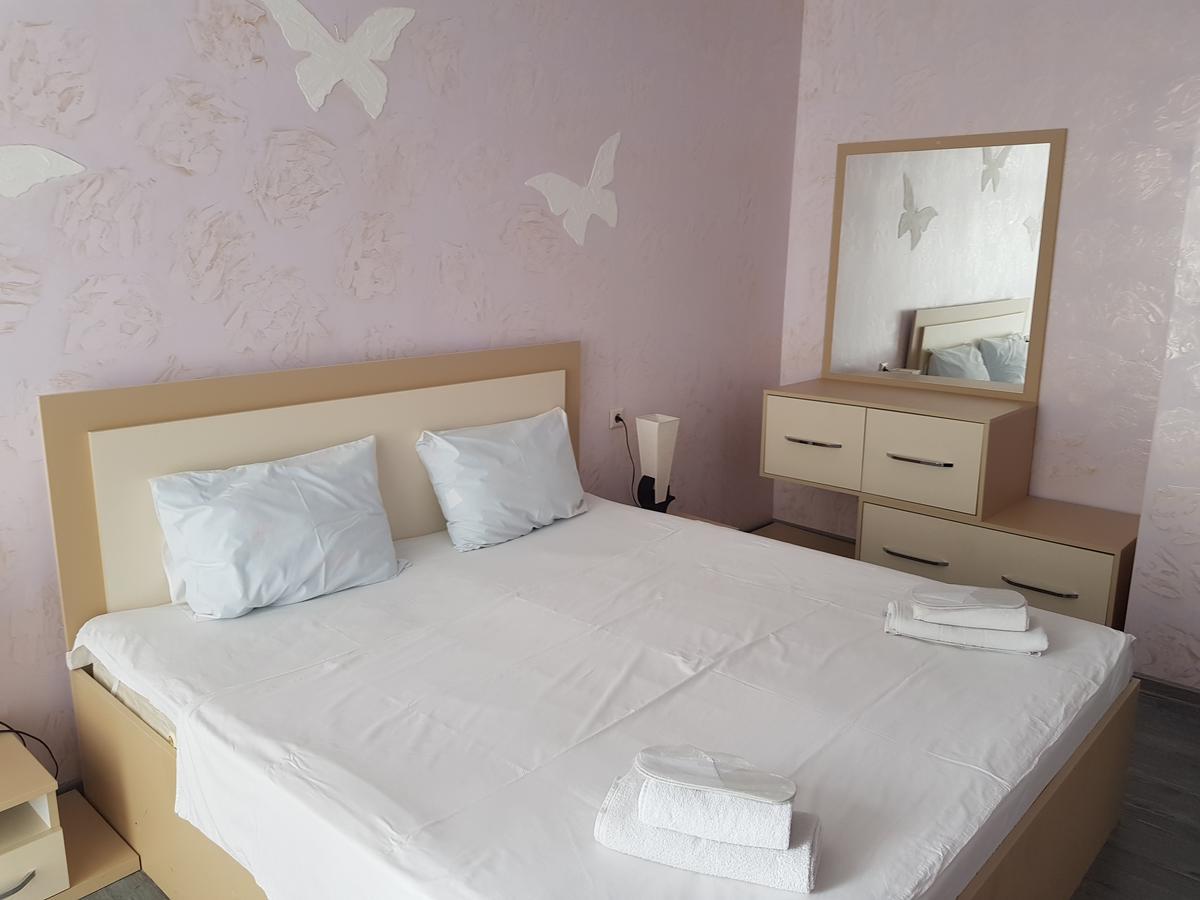 Viva Blue Batumi Aparthotel Buitenkant foto