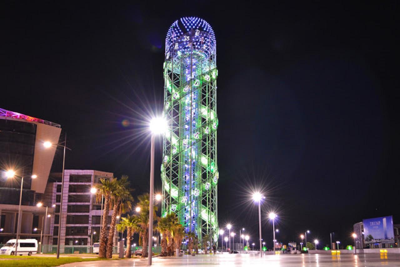 Viva Blue Batumi Aparthotel Buitenkant foto
