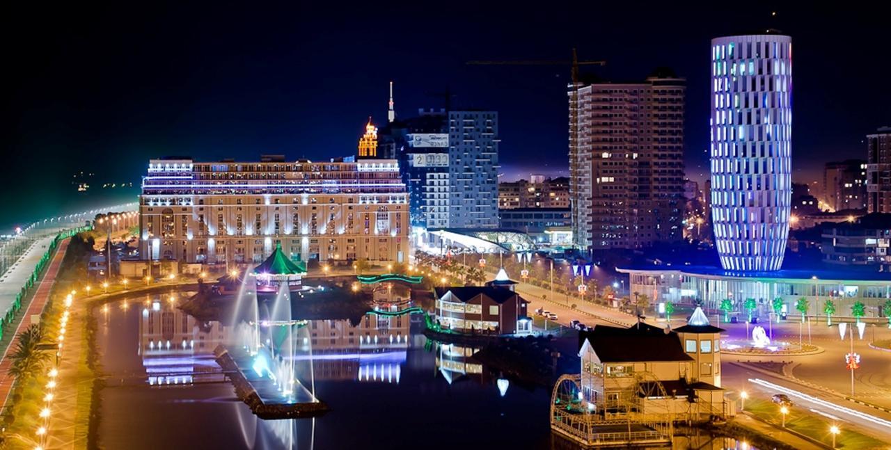 Viva Blue Batumi Aparthotel Buitenkant foto